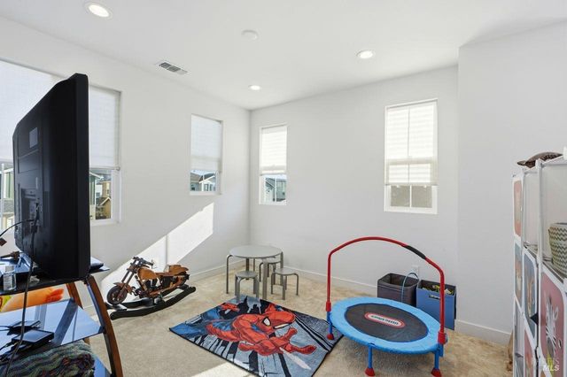 1617 Sorrel St, Santa Rosa, CA 95403