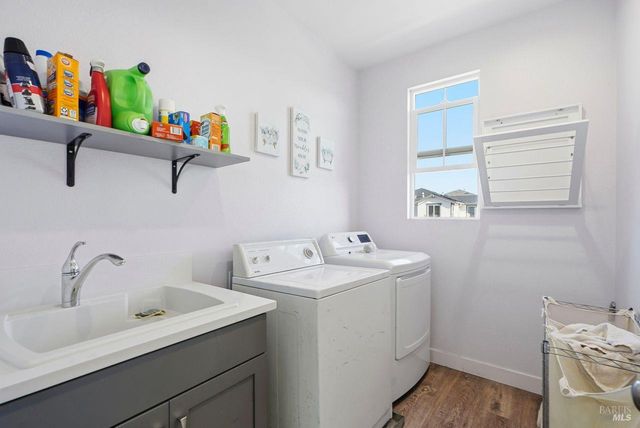 1617 Sorrel St, Santa Rosa, CA 95403