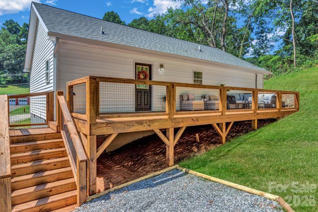 21 Carolinda Lane, Waynesville, NC 28786