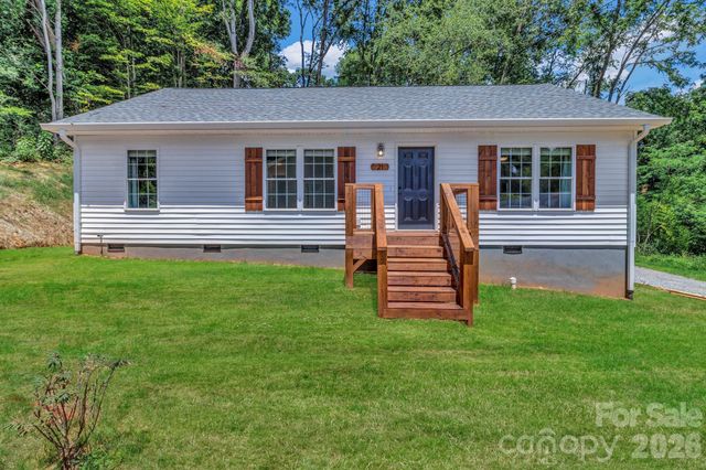 21 Carolinda Lane, Waynesville, NC 28786