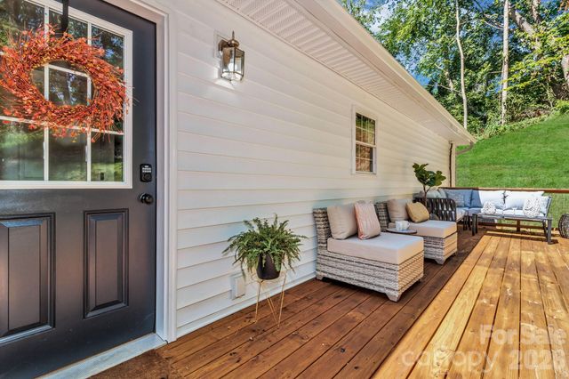 21 Carolinda Lane, Waynesville, NC 28786