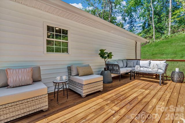 21 Carolinda Lane, Waynesville, NC 28786