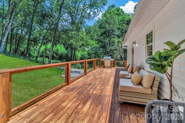 21 Carolinda Lane, Waynesville, NC 28786
