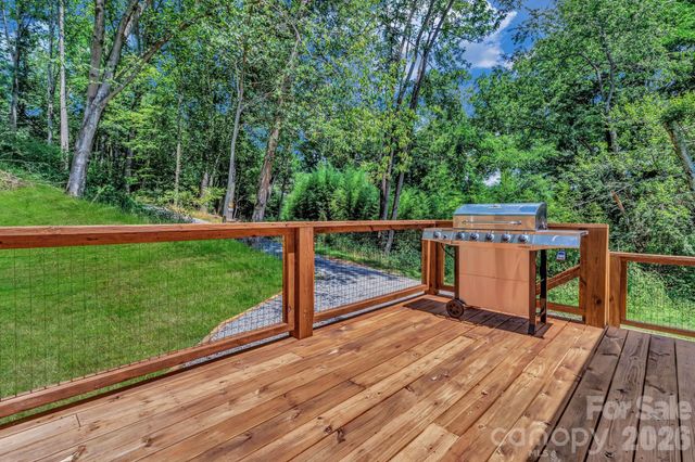 21 Carolinda Lane, Waynesville, NC 28786