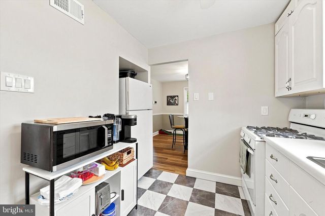 864 QUAINT ST, Secane, PA 19018