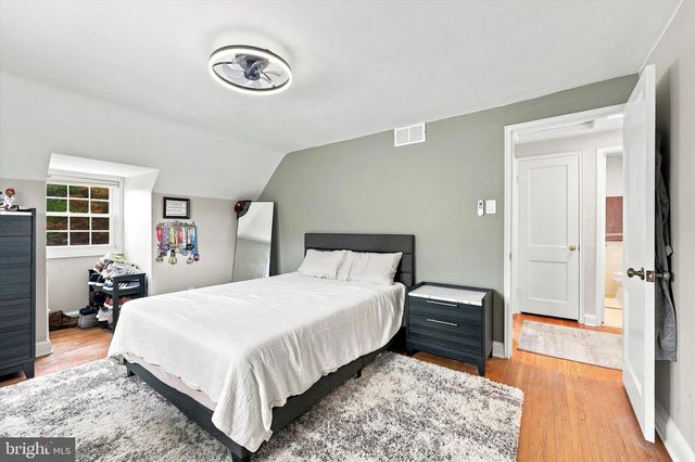 864 QUAINT ST, Secane, PA 19018