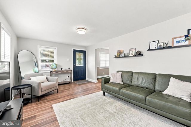 864 QUAINT ST, Secane, PA 19018