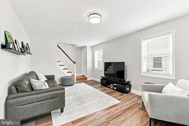 864 QUAINT ST, Secane, PA 19018