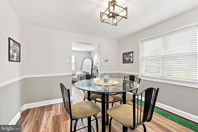 864 QUAINT ST, Secane, PA 19018