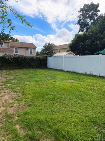 34 Frazier Street, Hempstead, NY 11550