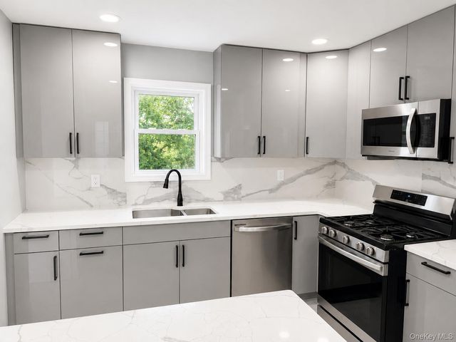 34 Frazier Street, Hempstead, NY 11550