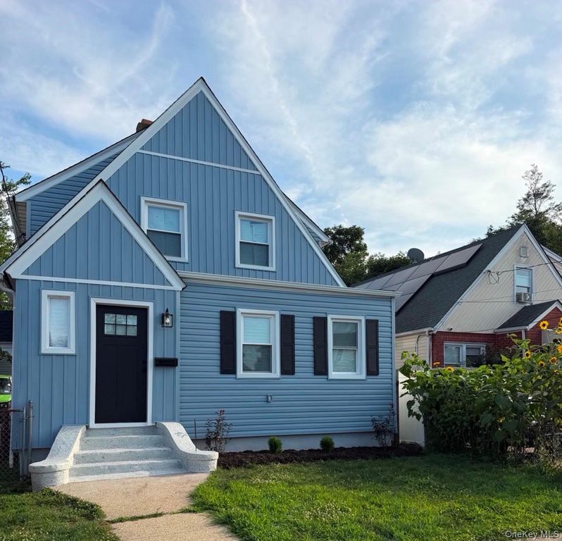 34 Frazier Street, Hempstead, NY 11550