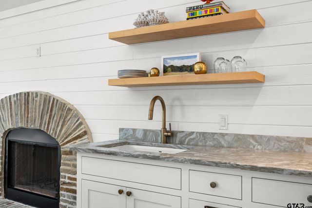 303 Palo Duro St, Scroggins, TX 75480