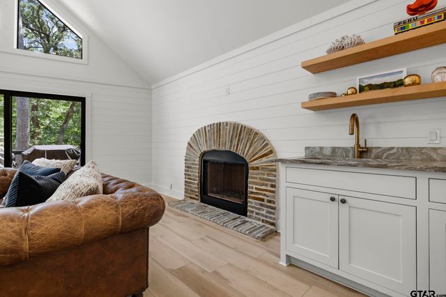 303 Palo Duro St, Scroggins, TX 75480