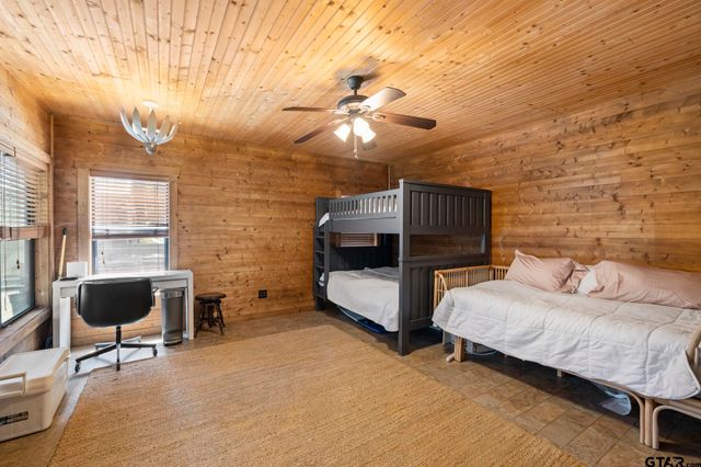 303 Palo Duro St, Scroggins, TX 75480