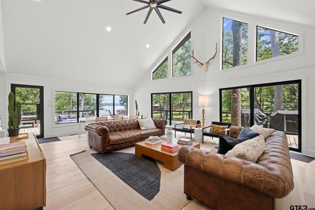 303 Palo Duro St, Scroggins, TX 75480