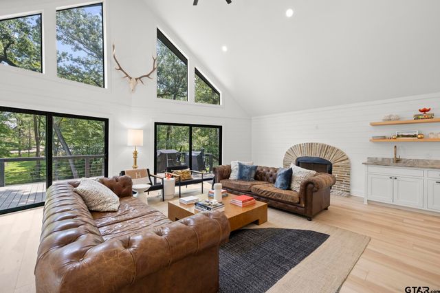 303 Palo Duro St, Scroggins, TX 75480