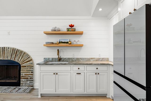 303 Palo Duro St, Scroggins, TX 75480