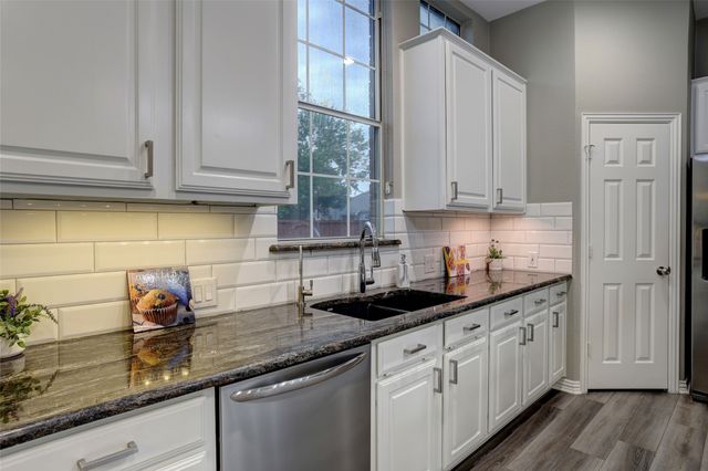 6009 Charleston Drive, Frisco, TX 75035