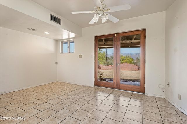 9240 E Sierra Street, Tucson, AZ 85710