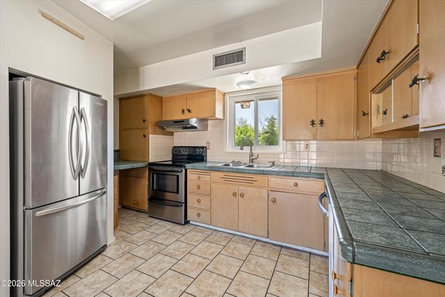 9240 E Sierra Street, Tucson, AZ 85710