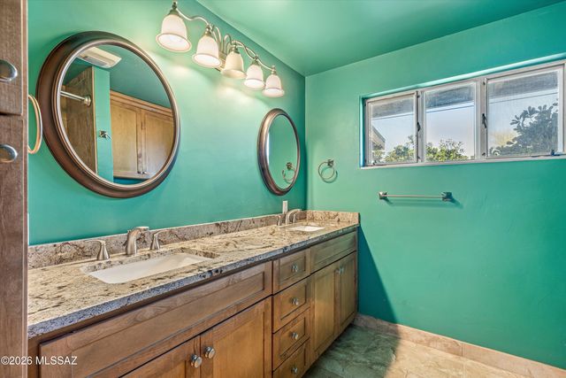 9240 E Sierra Street, Tucson, AZ 85710