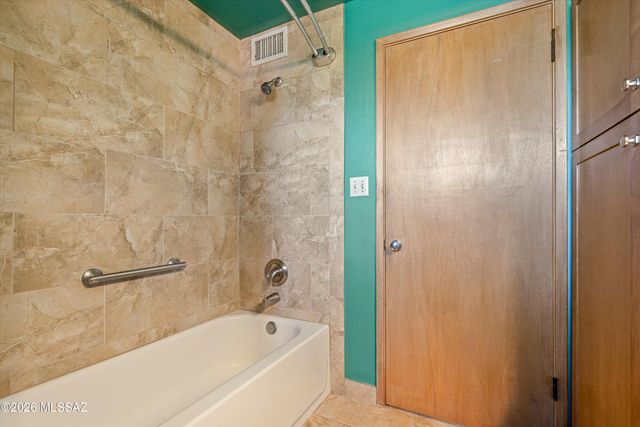 9240 E Sierra Street, Tucson, AZ 85710