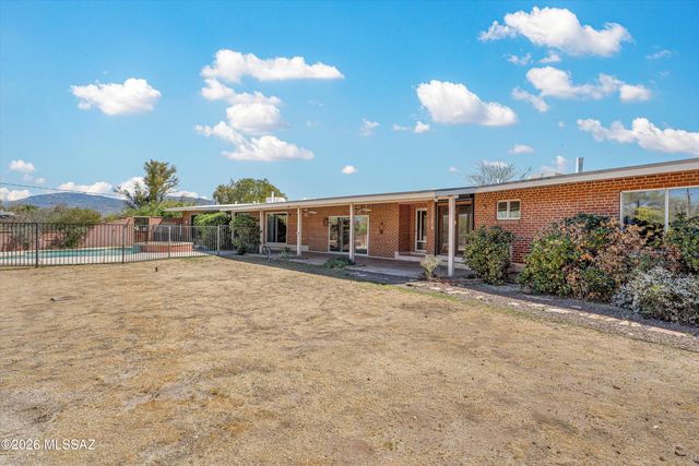 9240 E Sierra Street, Tucson, AZ 85710