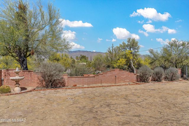 9240 E Sierra Street, Tucson, AZ 85710