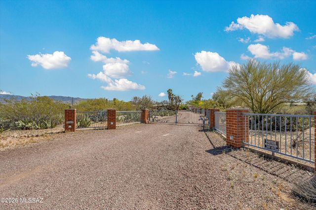 9240 E Sierra Street, Tucson, AZ 85710