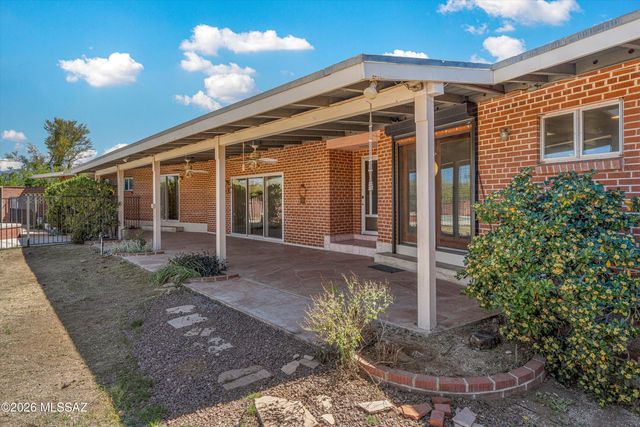 9240 E Sierra Street, Tucson, AZ 85710