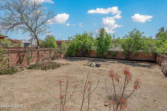 9240 E Sierra Street, Tucson, AZ 85710