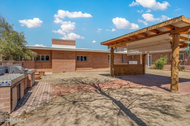 9240 E Sierra Street, Tucson, AZ 85710