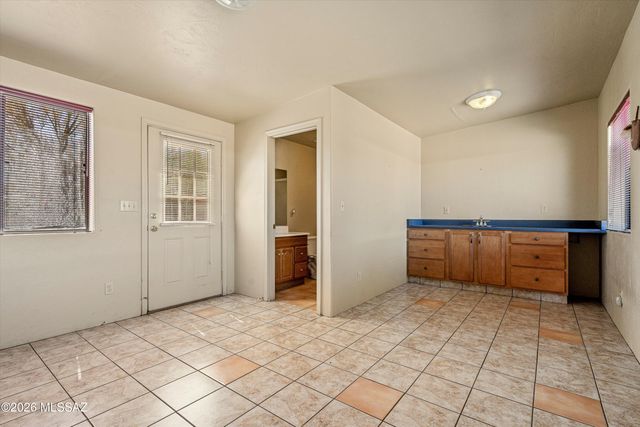 9240 E Sierra Street, Tucson, AZ 85710