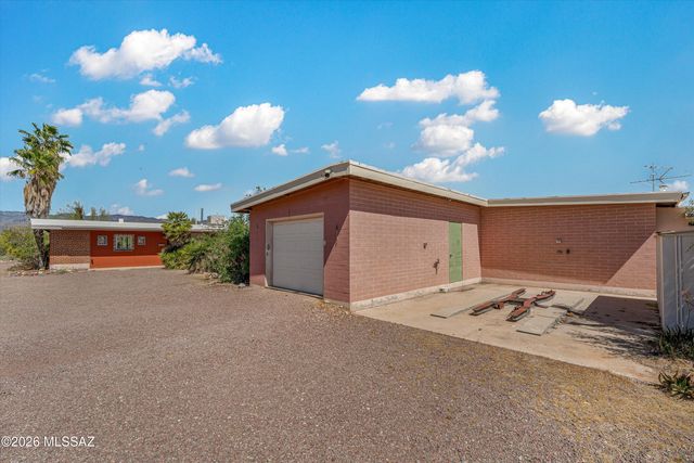9240 E Sierra Street, Tucson, AZ 85710