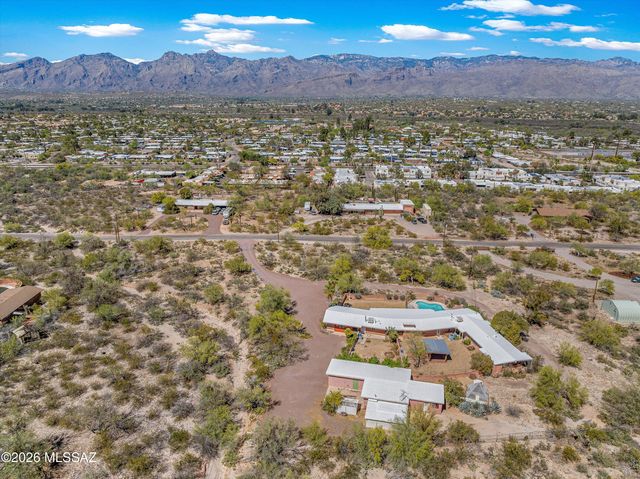 9240 E Sierra Street, Tucson, AZ 85710