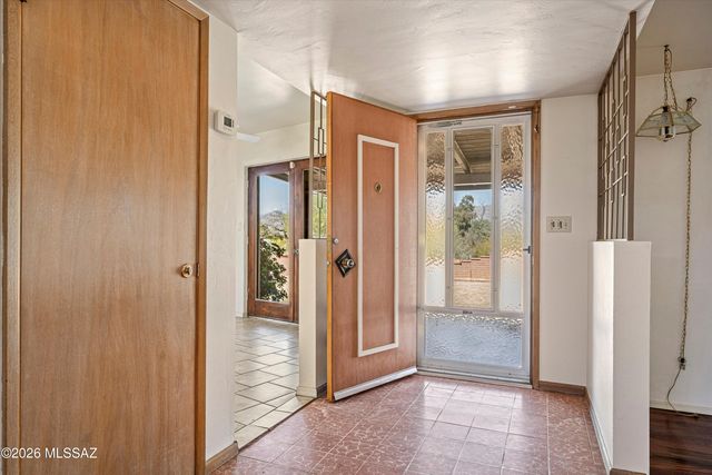 9240 E Sierra Street, Tucson, AZ 85710