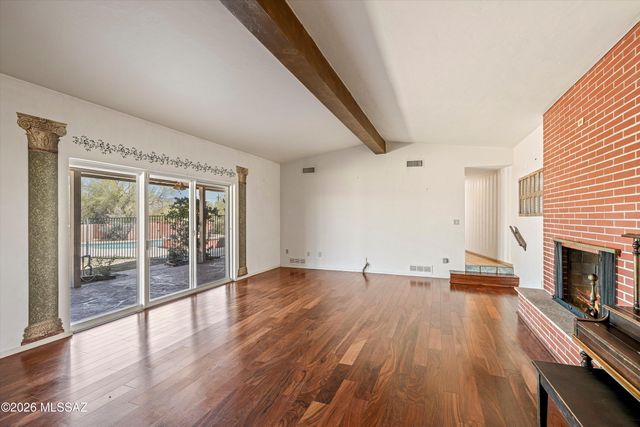 9240 E Sierra Street, Tucson, AZ 85710