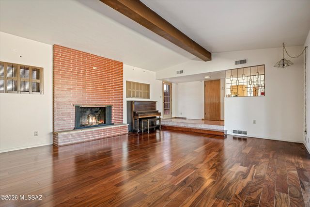 9240 E Sierra Street, Tucson, AZ 85710