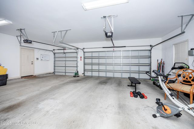 2119 Whitney Oaks Drive, Ocean Springs, MS 39564