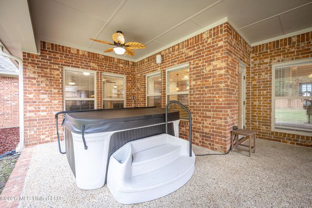 2119 Whitney Oaks Drive, Ocean Springs, MS 39564