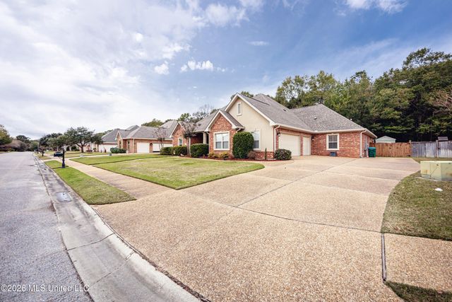 2119 Whitney Oaks Drive, Ocean Springs, MS 39564