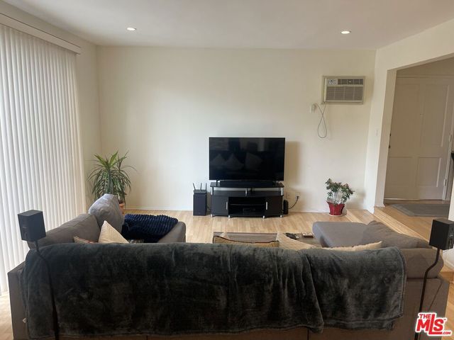 11937 Darlington Avenue 1, Los Angeles, CA 90049