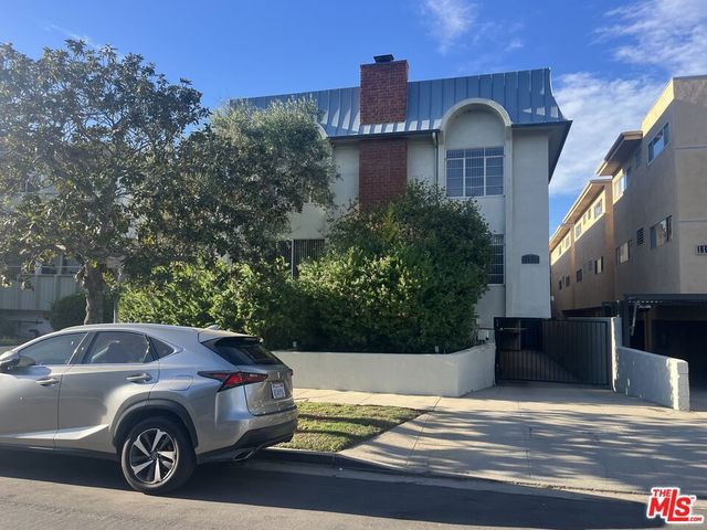 11937 Darlington Avenue 1, Los Angeles, CA 90049