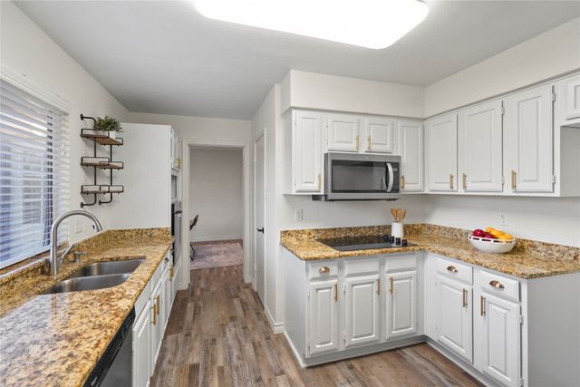 3905 Saint Christopher Lane, Dallas, TX 75287