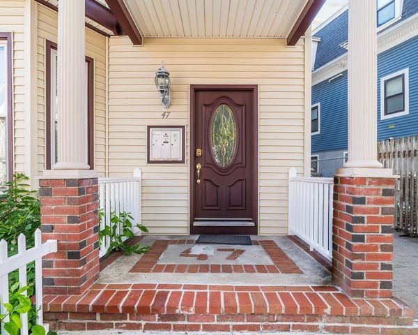 47 Moseley St 3, Boston, MA 02125