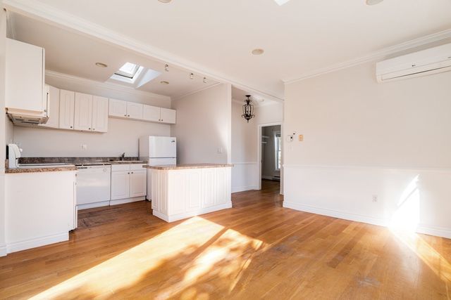47 Moseley St 3, Boston, MA 02125