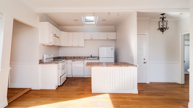 47 Moseley St 3, Boston, MA 02125