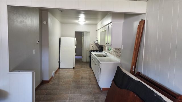 607 Olive Ln, Ambridge, PA 15003