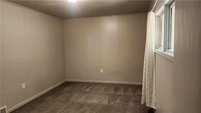 607 Olive Ln, Ambridge, PA 15003